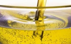 В Украине за год производство подсолнечного масла сократилось почти на 35%