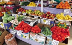 В Украине импортные овощи и фрукты подорожали на 15%